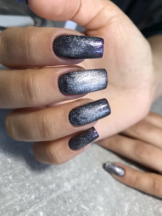 Доглянуті руки та стильні нігті з професійним нарощуванням