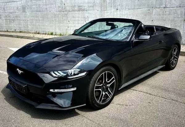 413 Кабріолет Ford Mustang GT чорний