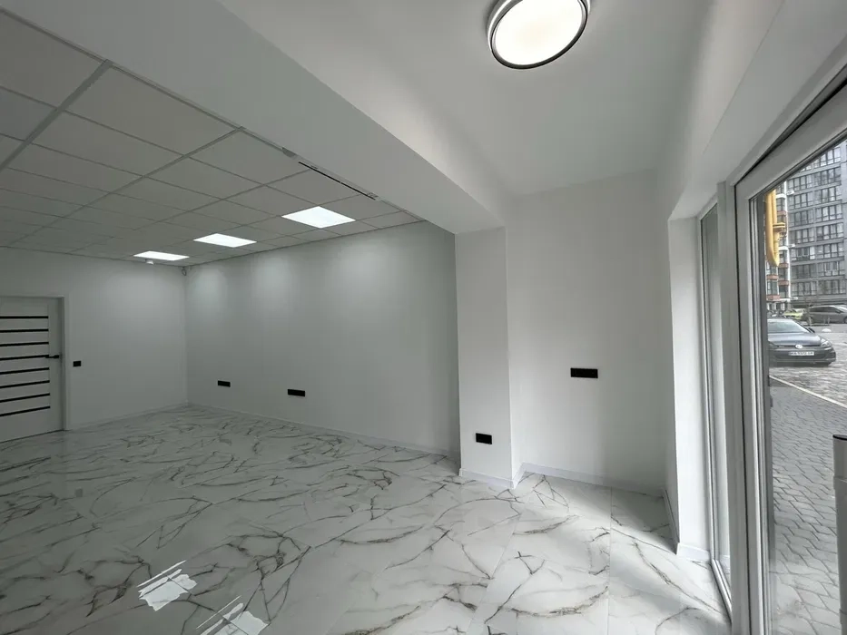 Комерційне приміщення з ремонтом ЖК Липки вул.Мазепи 164