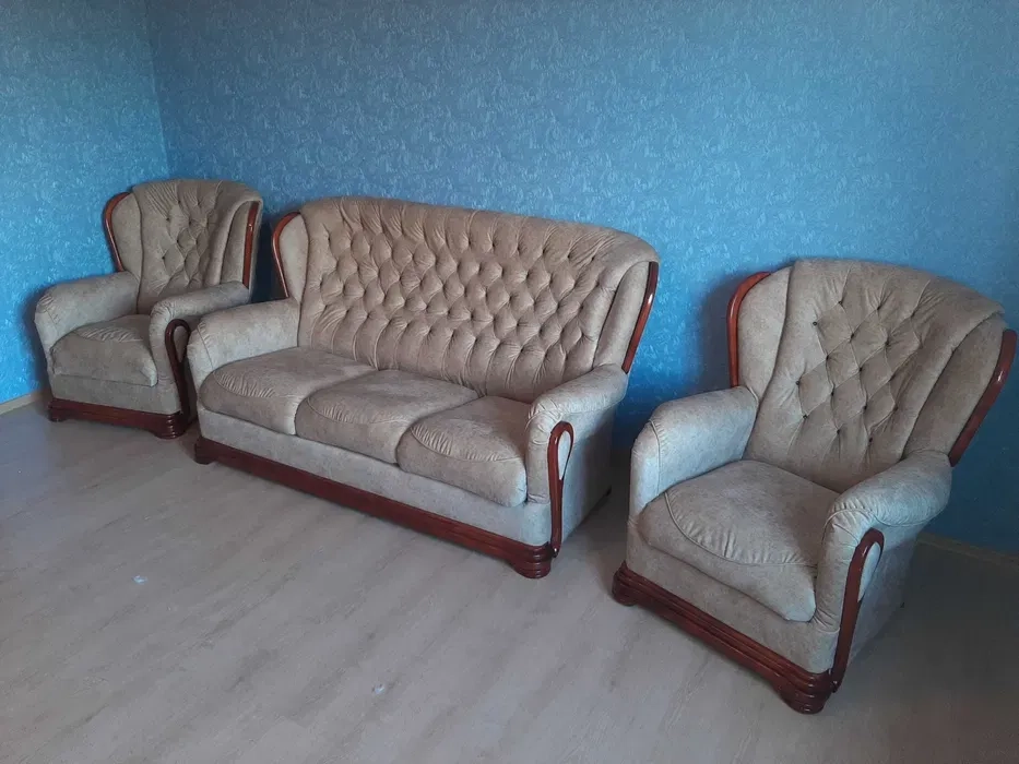 Перетяжка та реставрація м'яких меблів