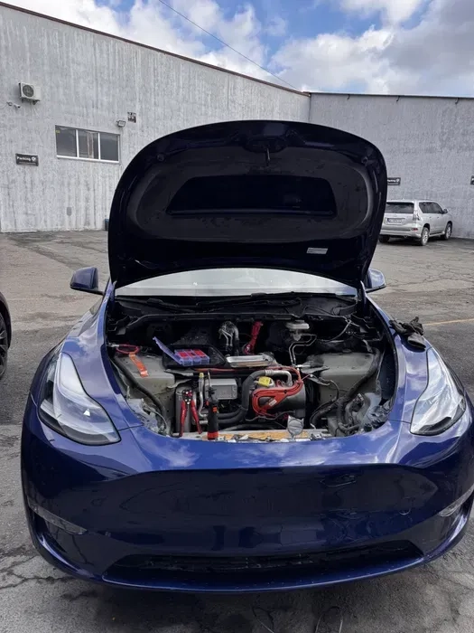 Ремонт сервіс тесла відновлення після дтп