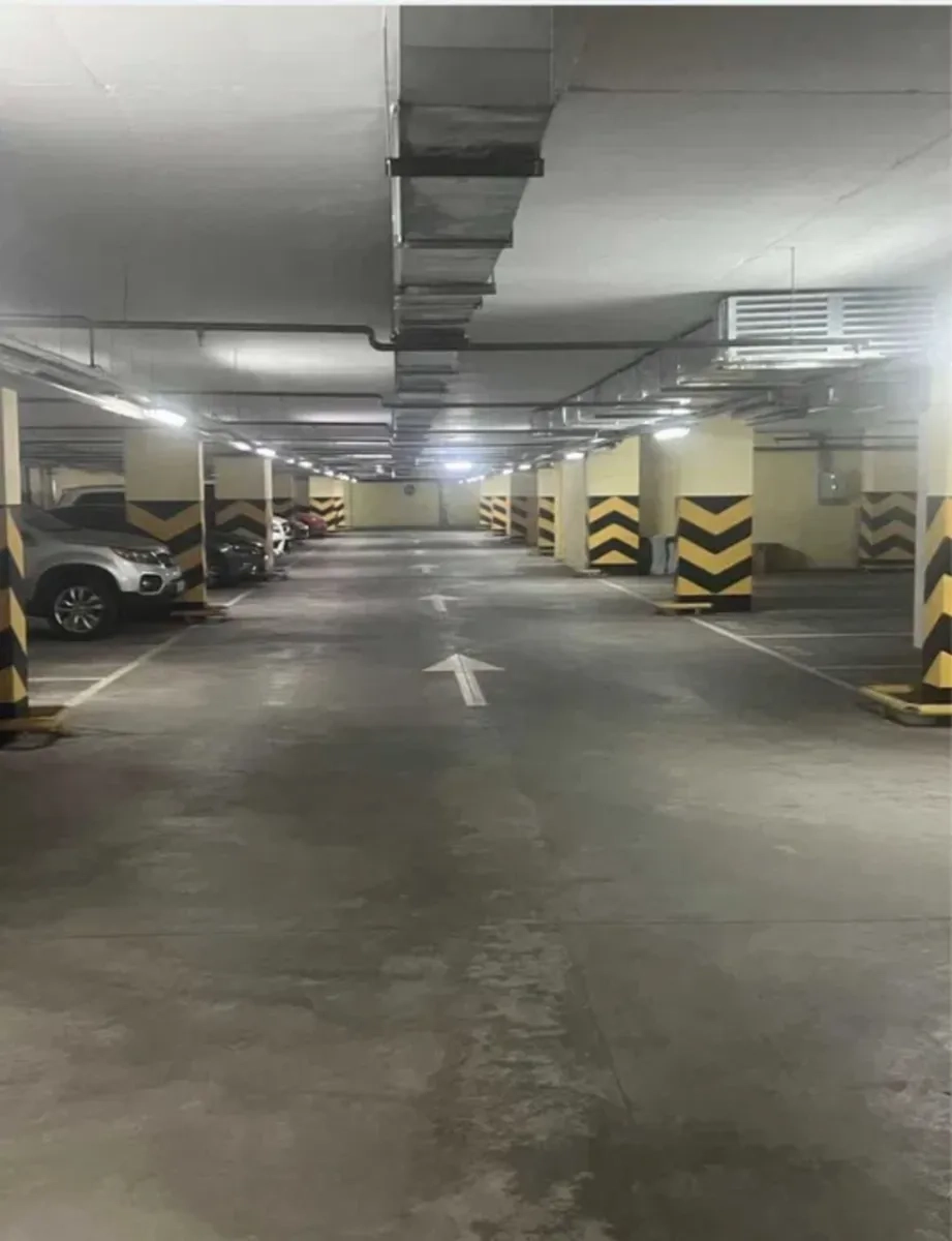 Підземний паркінг в центрі. Фасадний заїзд, зручне розташування