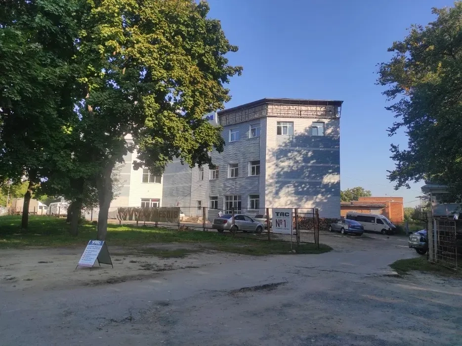 Парковка-стоянка для авто цілобово