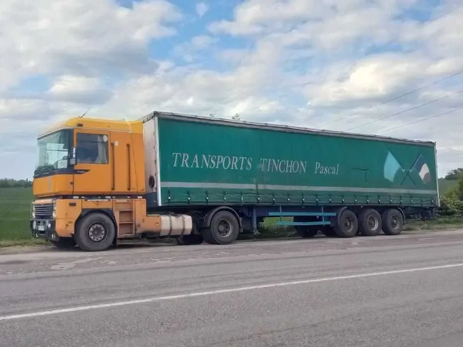 Надійний напівпричіп TROILLET: повна готовність до роботи