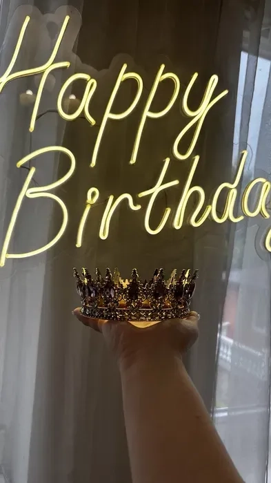 Надпис Happy Birthday з підсвідкою декор на день народження