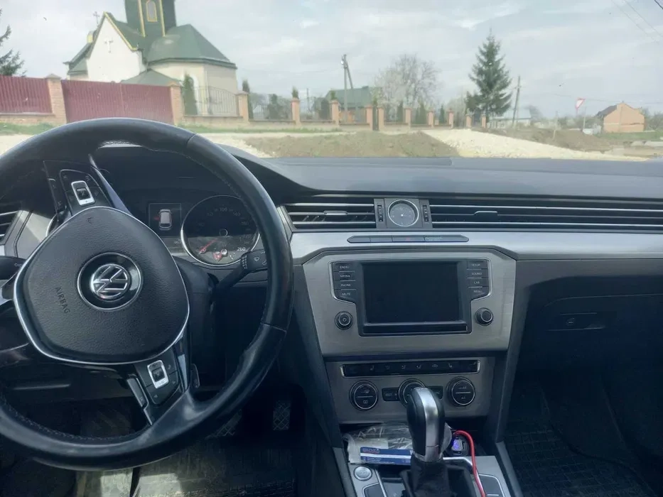 Автомобіль