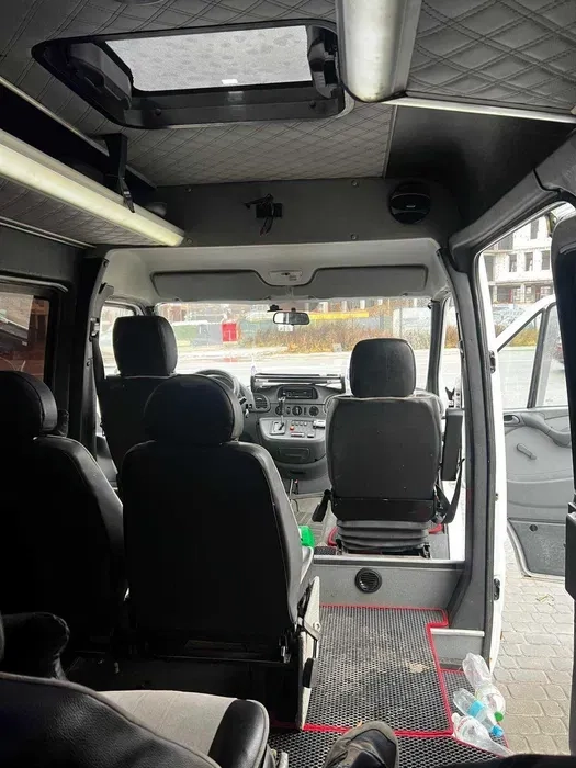 Автомобіль