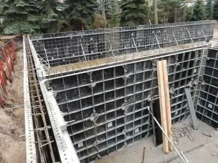 Металева дрібнощитова опалубка / горизонтальна опалубка перекриття