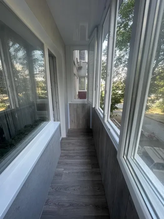 Вікна та балкони під ключ. Встановлення вікон, ремонт балконів.