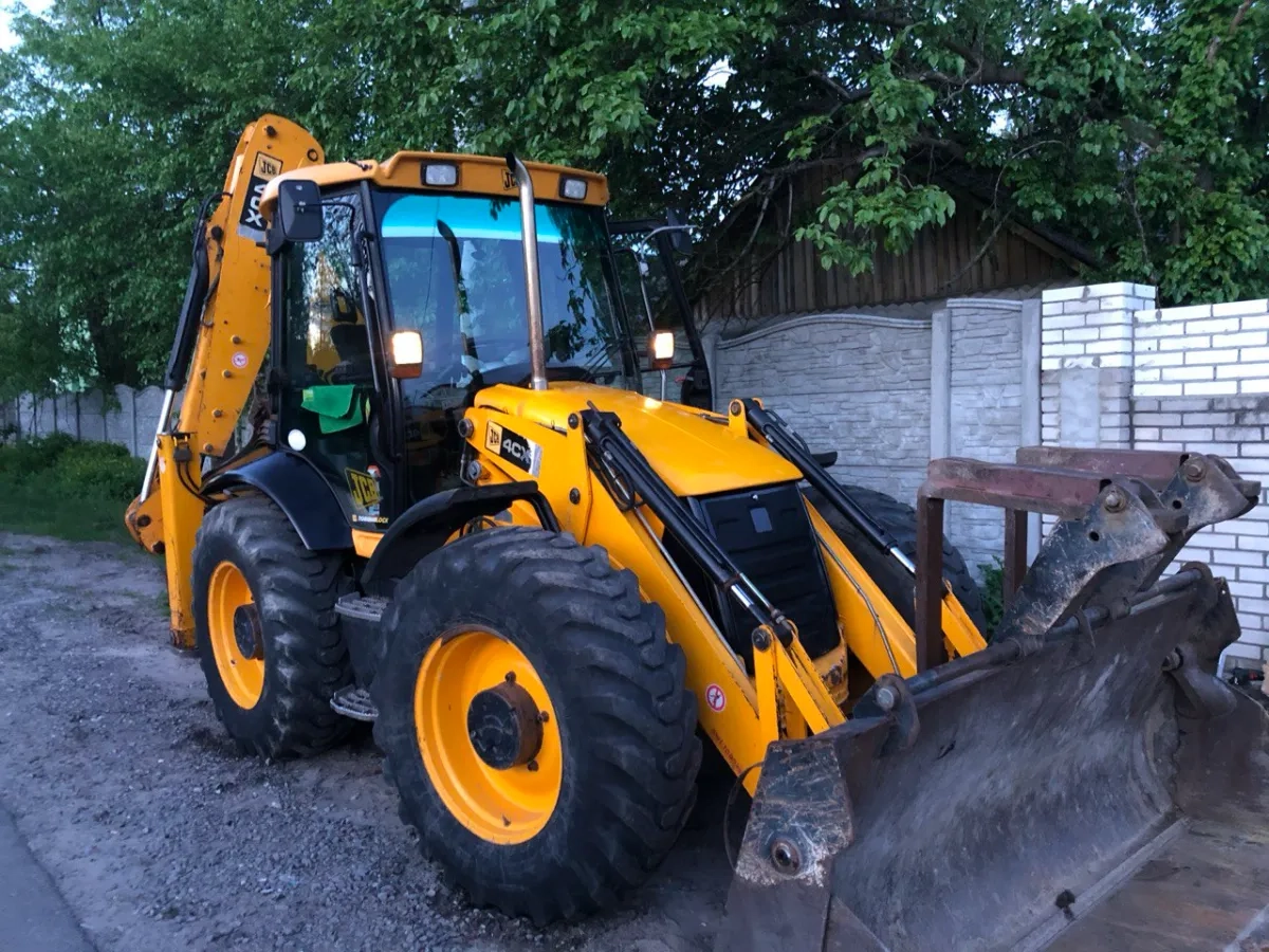 Екскаватор-навантажувач JCB 4CX