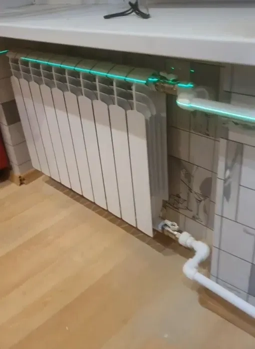 Установка радіаторів заміна батареї сантехнік труби заміна стояка кран