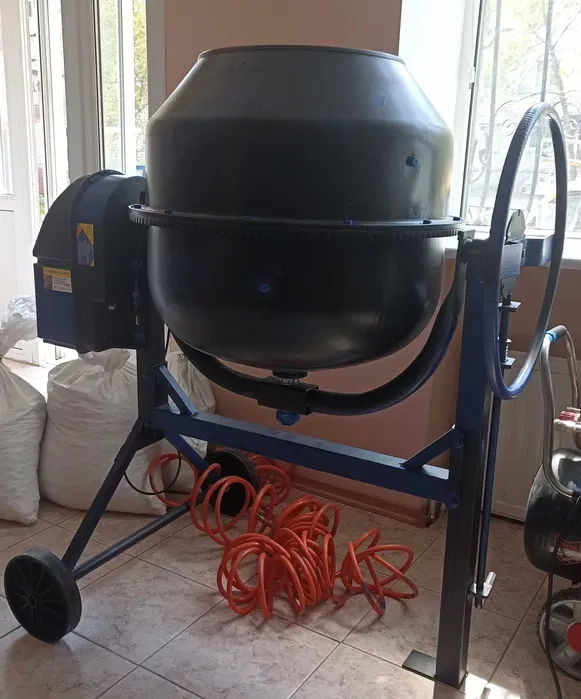 Бетонозмішувач бетономішалка