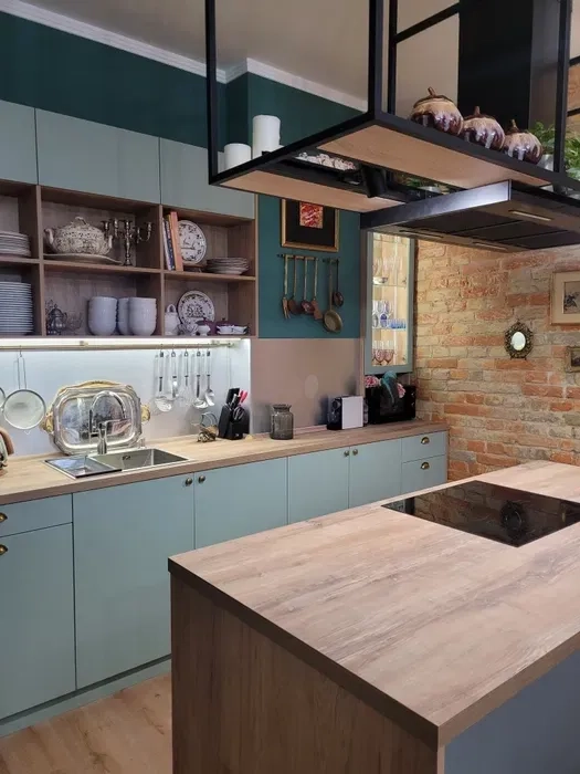 Погодинно вишукана кухня-студія в центрі Києва