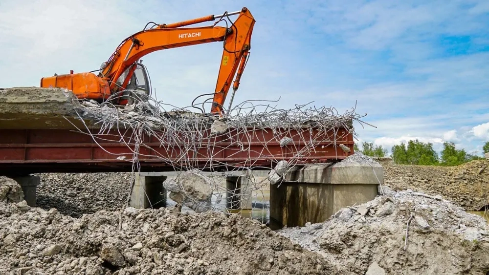 Демонтаж мостів та шляхопроводів