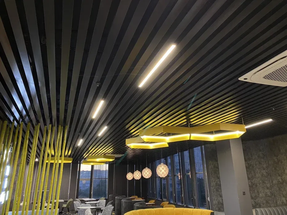 Виробництво: Рейкова стеля , кубоподібна рейка, підвісна рейкова стеля