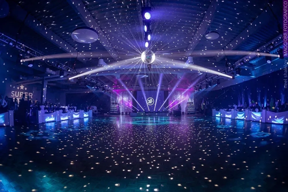 Світло, звук, паркет, лінолеум, тканини,трибуни-подіуми розбірні