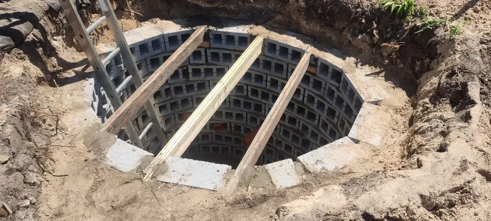 Чищення вигрібної ями Чищення зливної ями Ілосос Чистка септика Мулосос