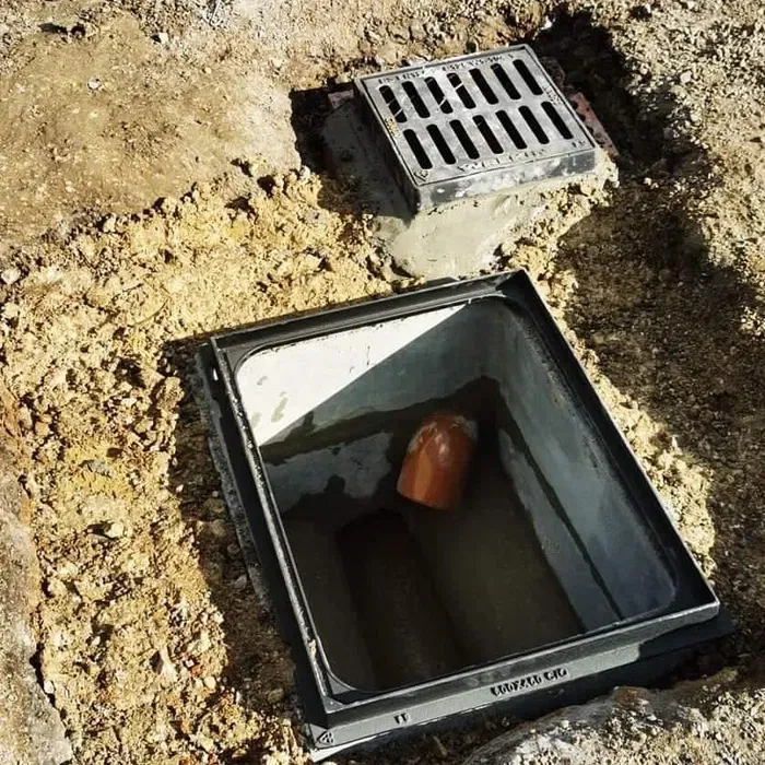 Чищення вигрібної ями Чищення зливної ями Ілосос Чистка септика Мулосос