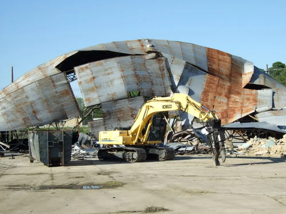 Демонтаж резервуарів зберігання нафтопродуктів