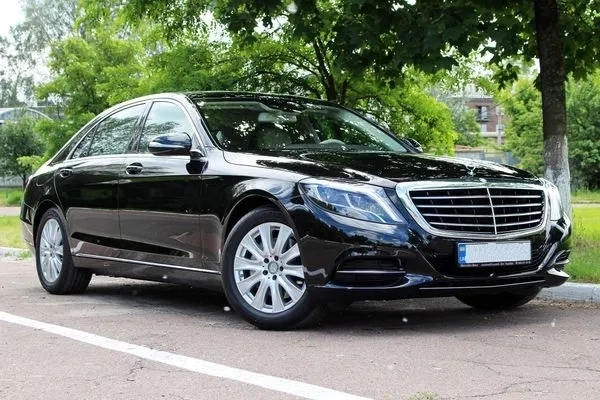 084 Mercedes 222 на весілля в Києві – преміум транспорт
