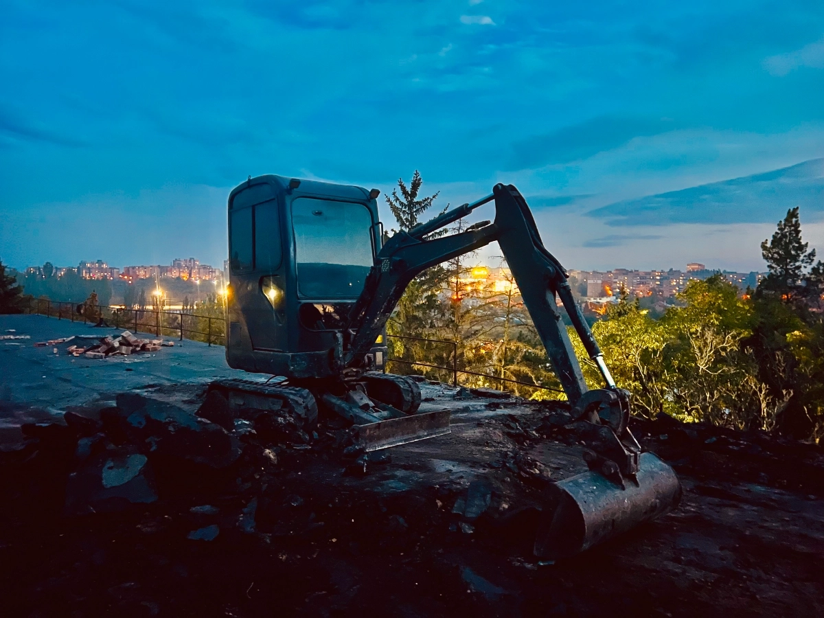 Міні екскаватор міні погрузчік гідробур гідромолот