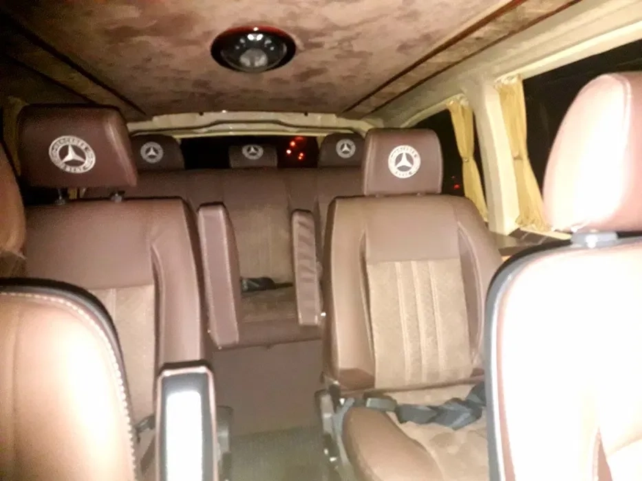 Перевезення співробітників/школярів та інших. Мерседес Віто. 6 місць.