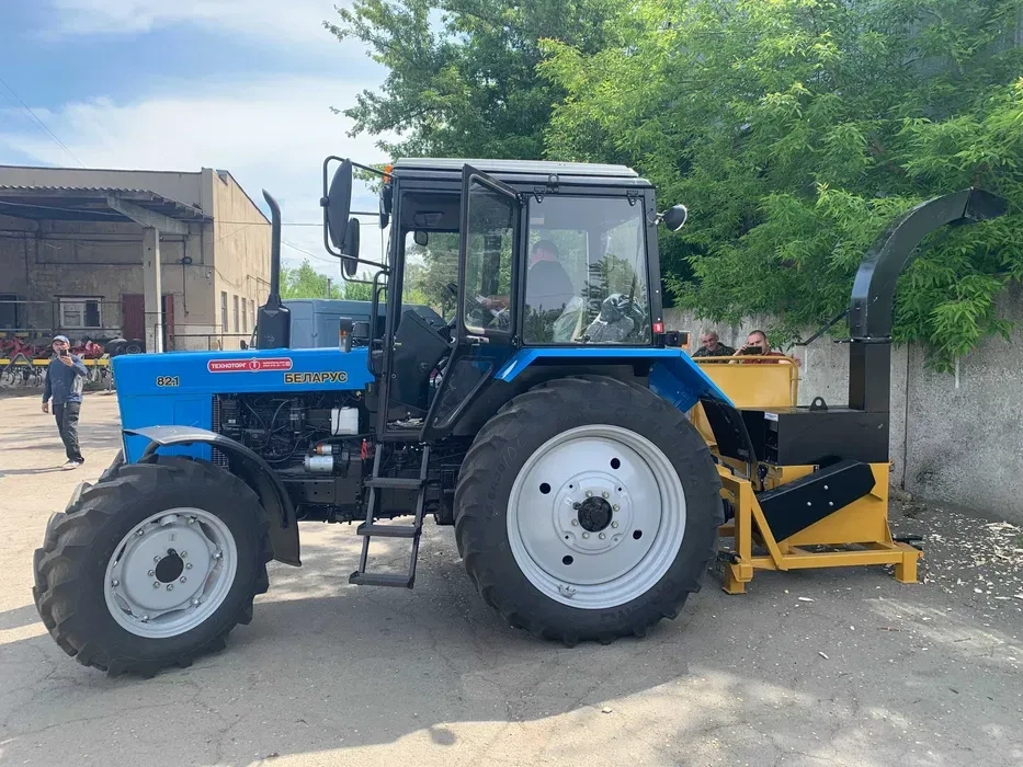 Подрібнювач гілок, щепоріз, дробарка гілок