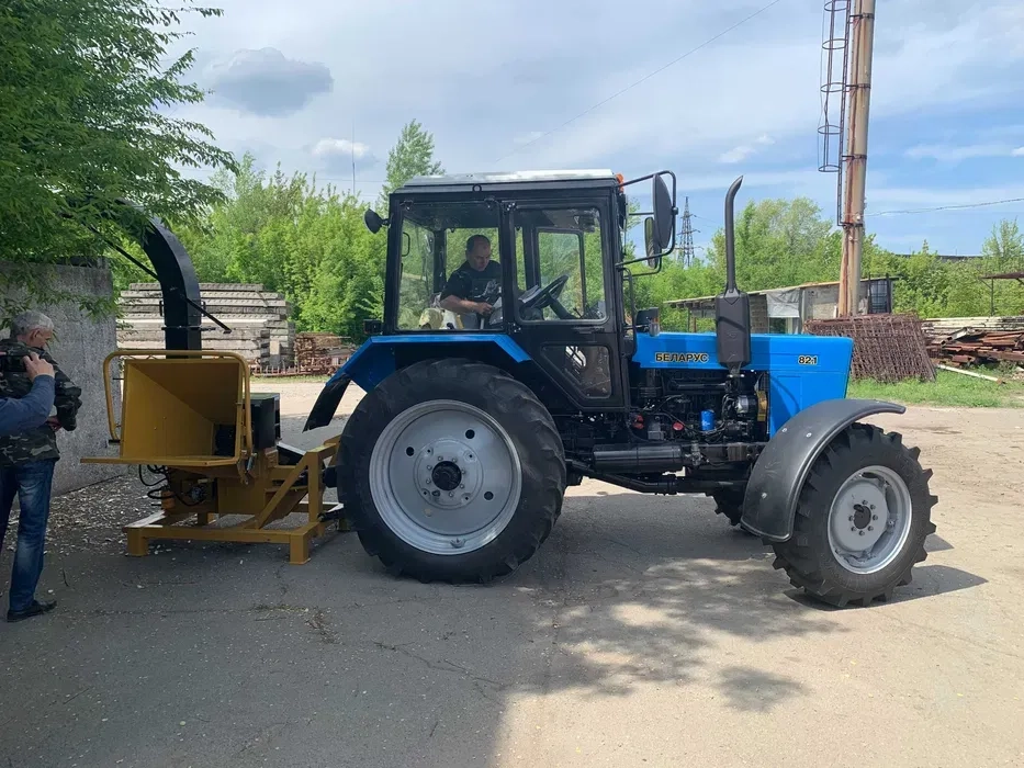 Подрібнювач гілок, щепоріз, дробарка гілок