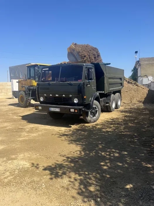 Вивезення сміття, відсів, пісок, цемент.