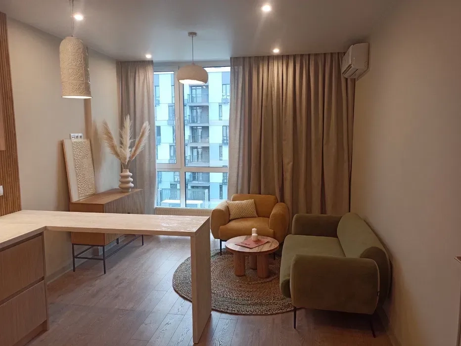 Пошив штор, тюлей, римських штор, монтаж жалюзів, карнизів