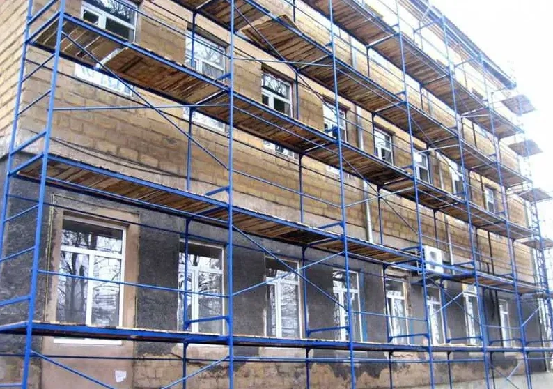 Будівельні риштування.