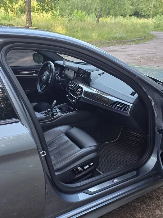 Авто з водієм bmw 540d