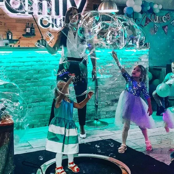 Аніматор.Шоу Мильних бульбашок.День народження,Корпоратив,Весілля,Фото