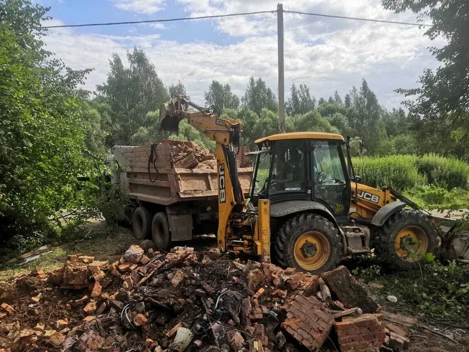 Вивіз сміття. Послуги трактора навантажувача.