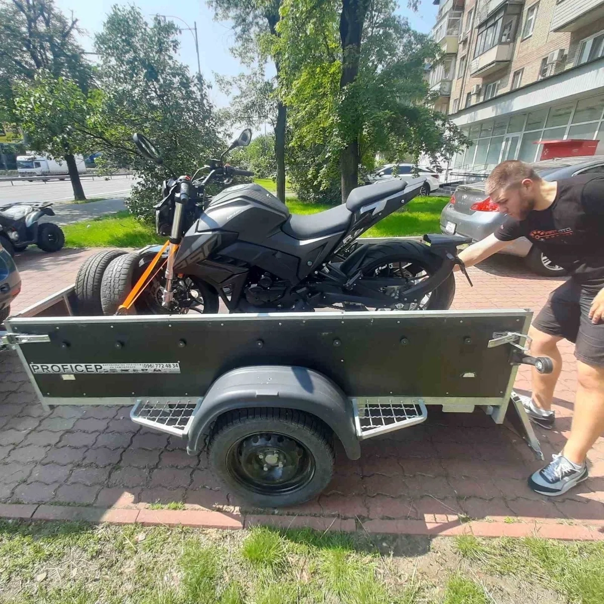 Прицеп для легкового автомобіля