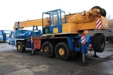 Автокрана 28 тонн TATRA CKD AD28