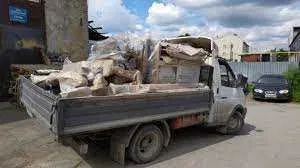 Вивіз сміття в мішках насипом