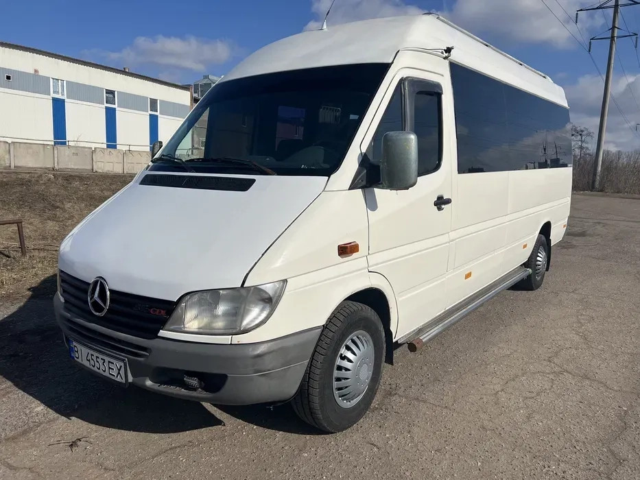 Комфортні пасажирські перевезення та надійне замовлення транспорту для будь-яких поїздок