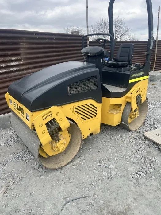 Каток дорожній