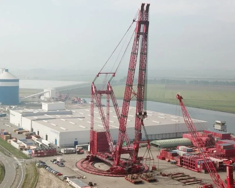 Кільцевий кран MAMMOET PTC 200