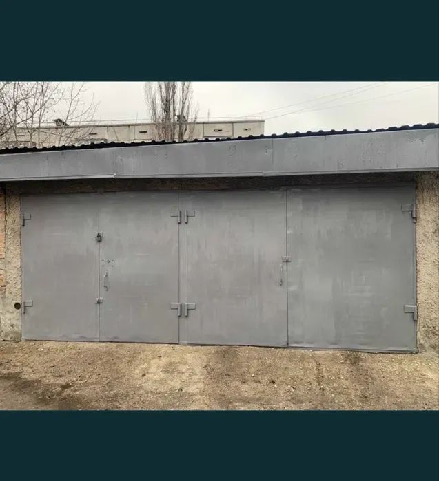Гараж на два автомобілі
