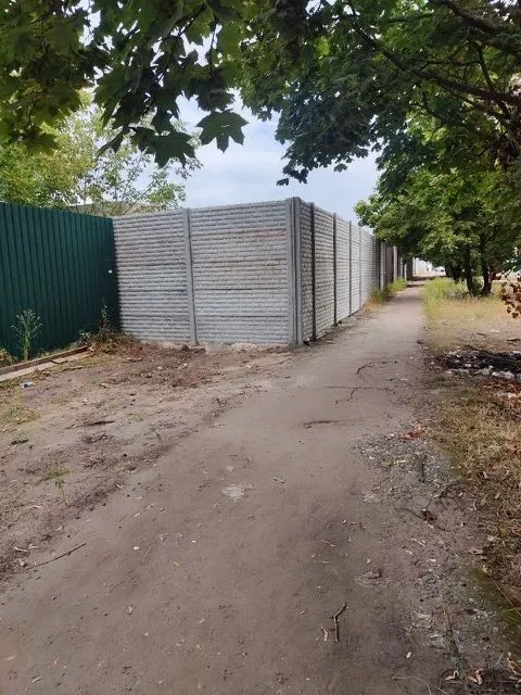 Огороджена земельна ділянка