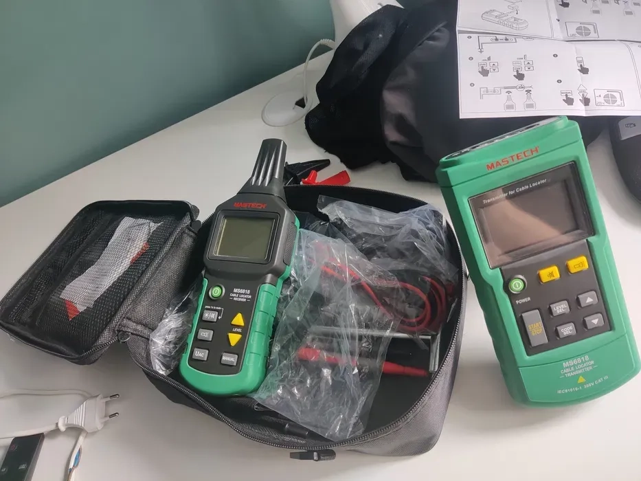 Шукач прихованої проводки Mastech MS 6818