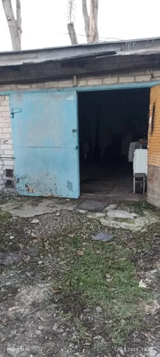 Цегляний гараж для зберігання авто або речей