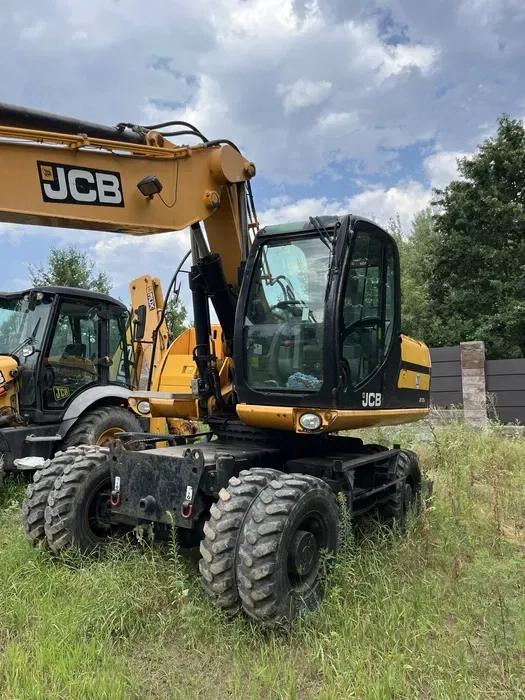 Повноповоротний екскаватор