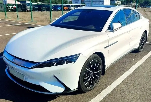 431 BYD HAN авто на весілля