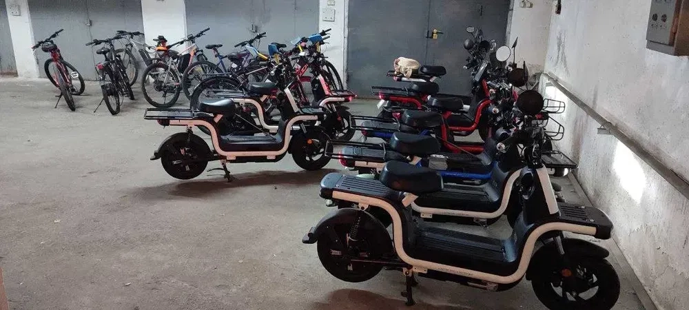 Електроскутери для кур'єрів