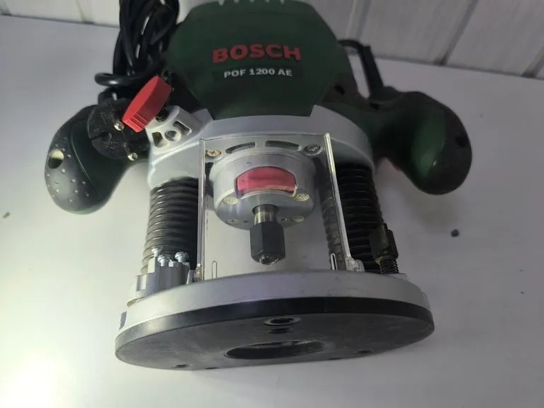 Вертикальний фрезер Bosch POF 1200 AE (Фрезер по дереву)