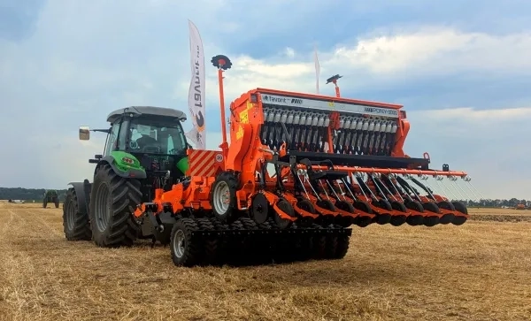 Саджалка для садіння кукурудзи