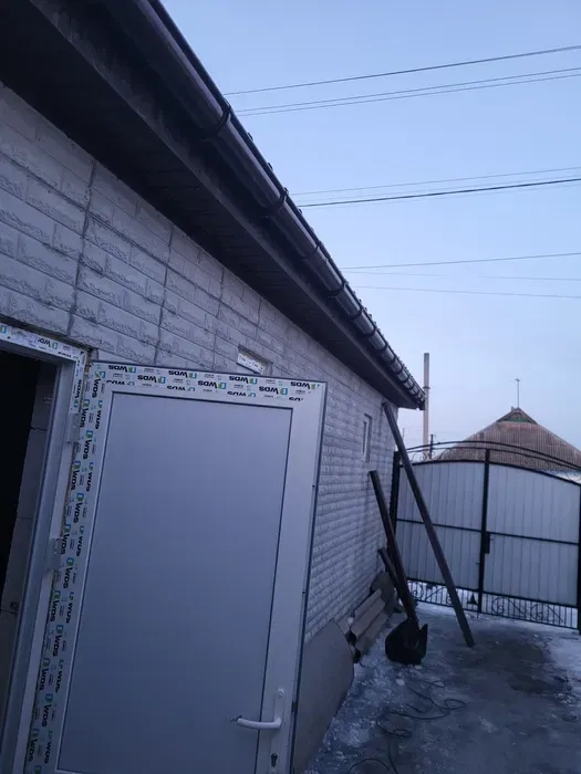 Будівельні роботи, вивезення та навантаження сміття, демонтажні роботи.